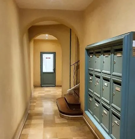 Chambre D'hôtes Sde, Wc Privé Climatisé Dans Loft 80m2 Espace Commun Avec Les Habitants Salon Et Cuisine * Tolón