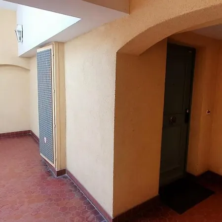 Chambre D'hotes Sde, Wc Prive Climatise Dans Loft 80m2 Espace Commun Avec Les Habitants Salon Et Cuisine Toulon