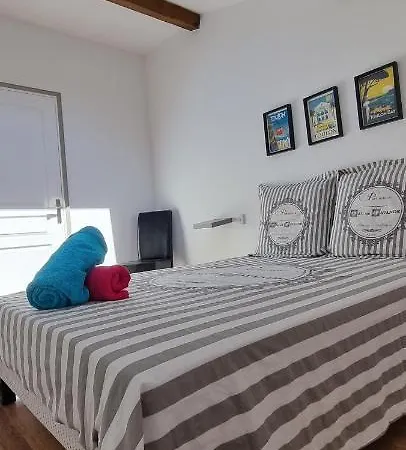 Chambre D'hotes Sde, Wc Prive Climatise Dans Loft 80m2 Espace Commun Avec Les Habitants Salon Et Cuisine Homestay Toulon