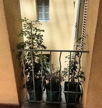 Chambre D'hotes Sde, Wc Prive Climatise Dans Loft 80m2 Espace Commun Avec Les Habitants Salon Et Cuisine Toulon