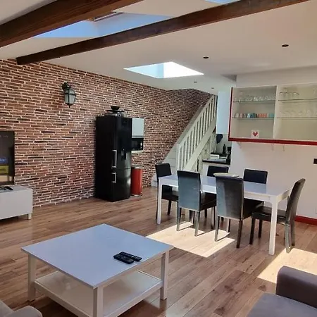 Chambre D'hotes Sde, Wc Prive Climatise Dans Loft 80m2 Espace Commun Avec Les Habitants Salon Et Cuisine Homestay Toulon